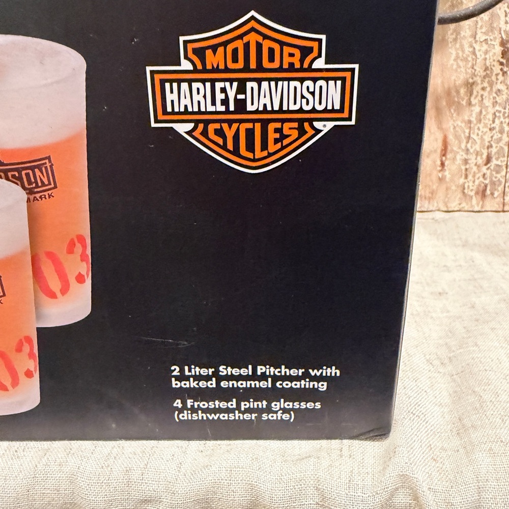 *NWOT Harley Davidson pitcher & glass set frosted glasses - Picture 3 of 10